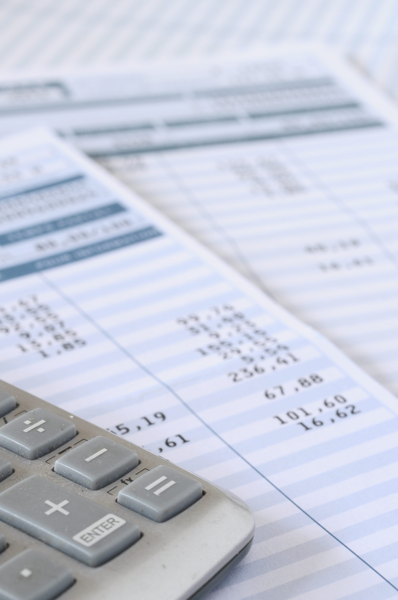 Learn about the pros and cons of four payroll schedules and which one is right for your business.